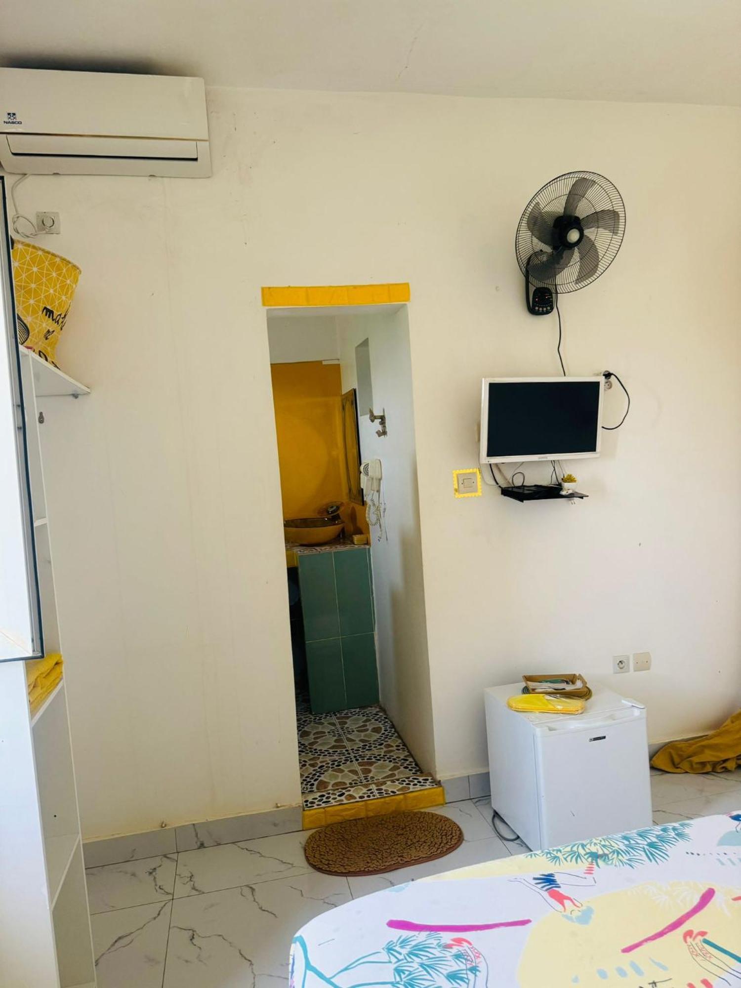 Bed and Breakfast Grace House Jacuzzi Saly Portudal Exterior foto