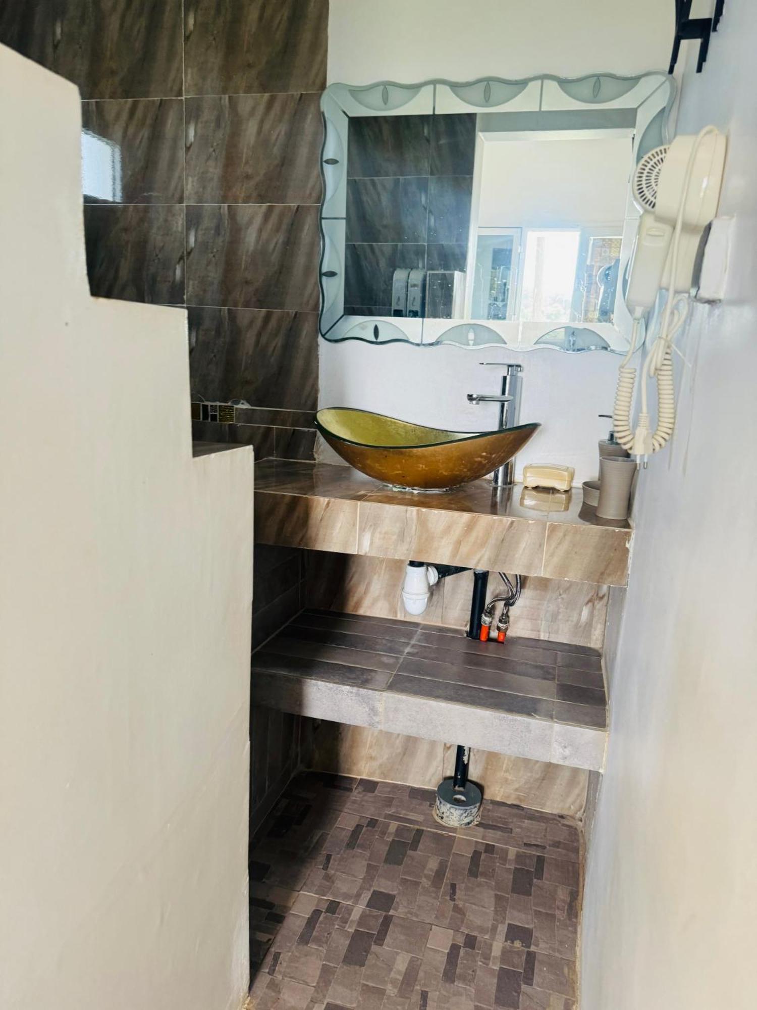 Bed and Breakfast Grace House Jacuzzi Saly Portudal Exterior foto