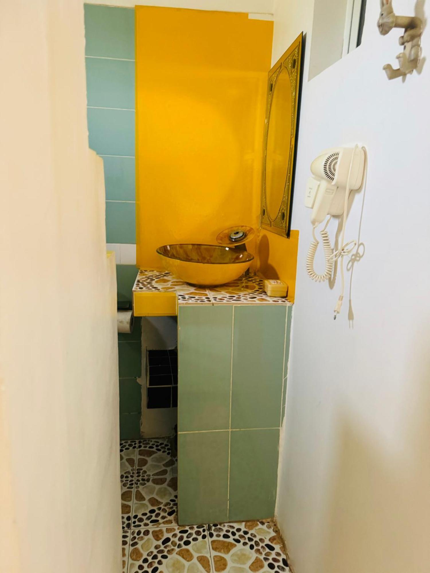 Bed and Breakfast Grace House Jacuzzi Saly Portudal Exterior foto